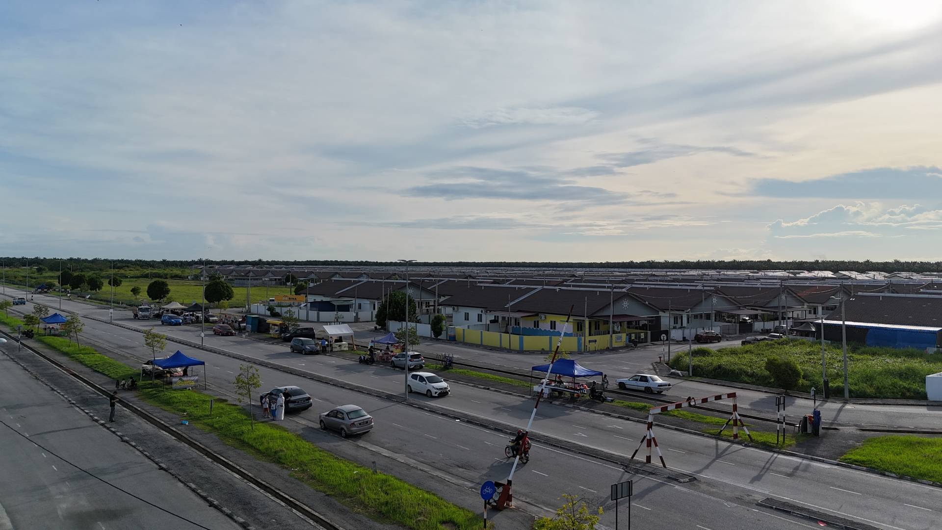 Pandangan udara Bandar Lagenda Teluk Intan